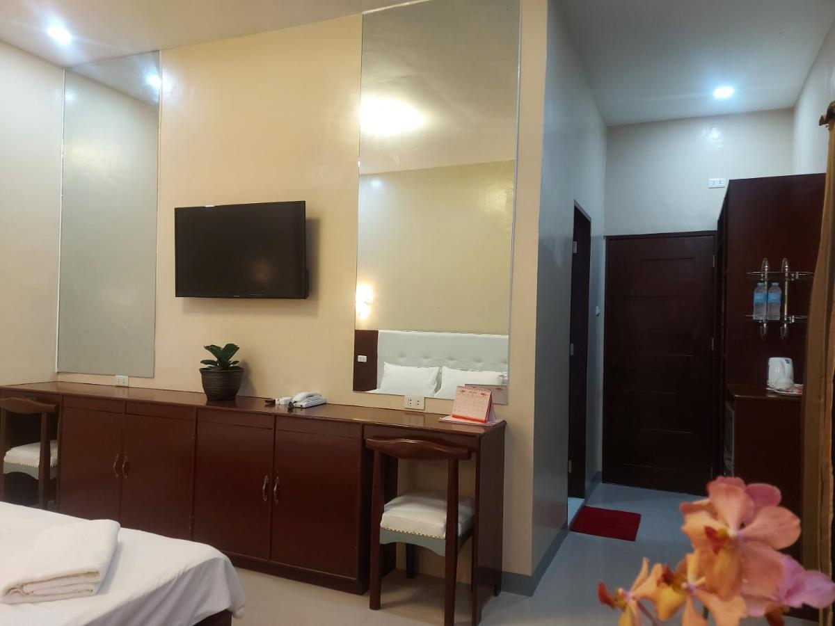 B&S Orchids Suites Hotel Dipolog Bagian luar foto