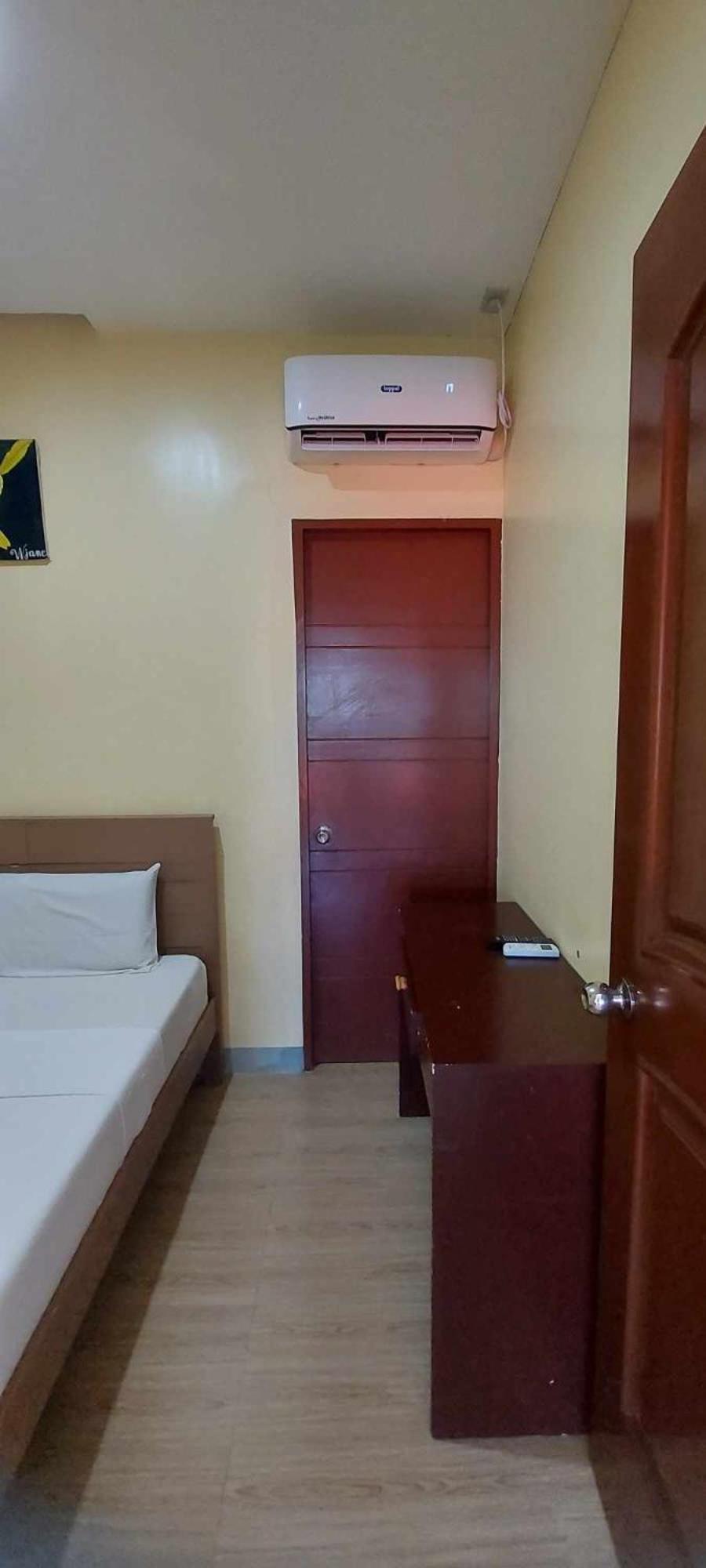 B&S Orchids Suites Hotel Dipolog Bagian luar foto