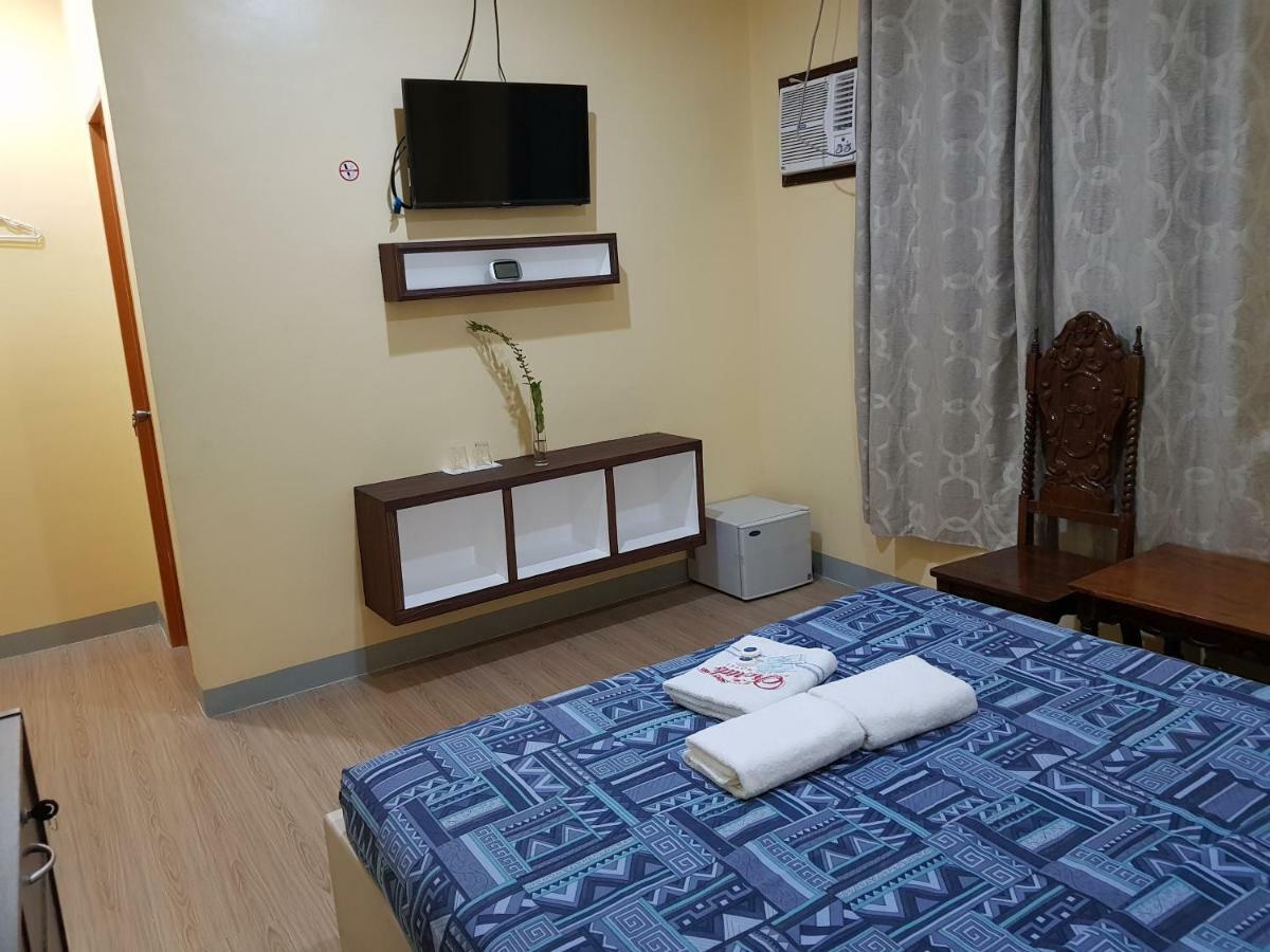 B&S Orchids Suites Hotel Dipolog Bagian luar foto