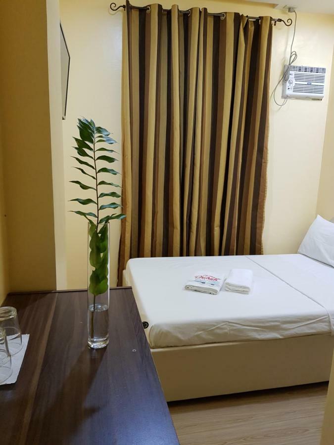 B&S Orchids Suites Hotel Dipolog Bagian luar foto